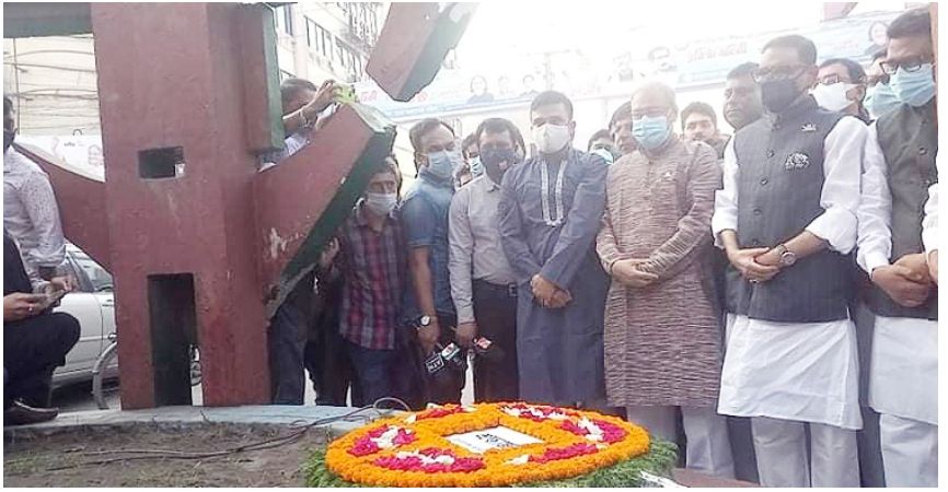 শৃঙ্খলমুক্ত হলেও গণতন্ত্র প্রাতিষ্ঠানিক রূপ পায়নি