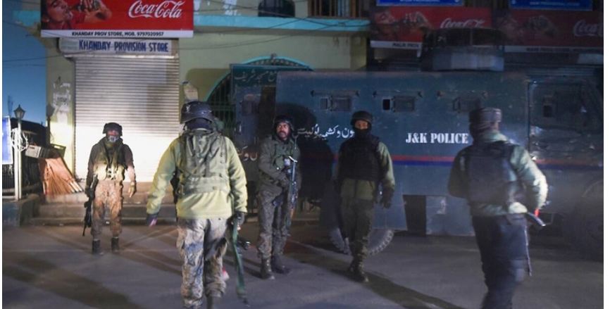 জম্মু-কাশ্মীরে হামলায় ৩ পুলিশ নিহত