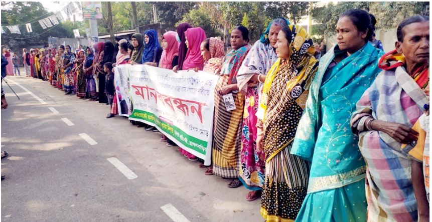 ব্রাহ্মণবাড়িয়ায় বিঘ্নিত গ্যাস সরবরাহ, আন্দোলনে নারীরা