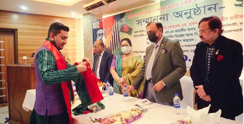 স্বাধীনতার সুবর্ণজয়ন্তীতে ৬৪ জন বীর মুক্তিযোদ্ধাকে সংবর্ধনা