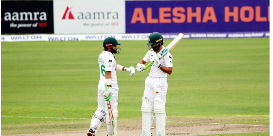 তিনশ ছুঁয়ে ইনিংস ঘোষণা করলো পাকিস্তান