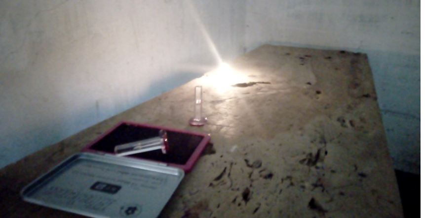 মোমবাতি জ্বালিয়ে ভোটগ্রহণ