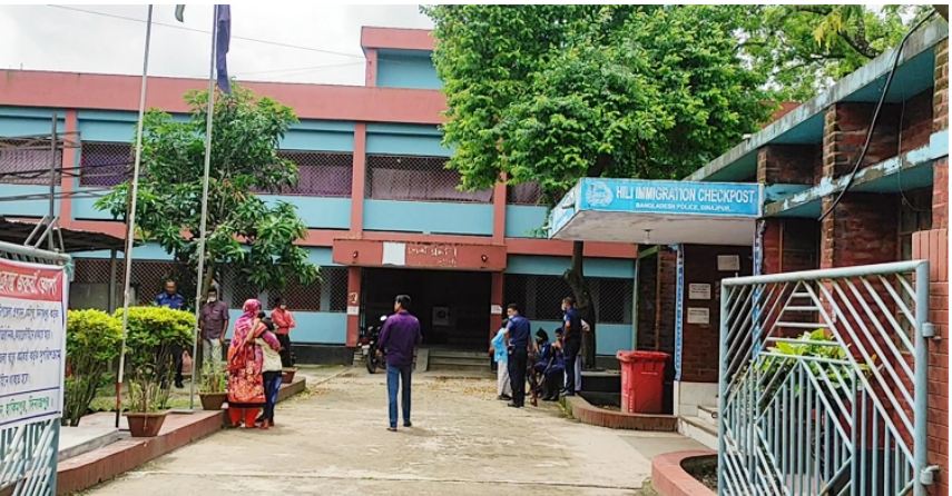 ওমিক্রন আতঙ্কে সতর্ক হিলি স্থলবন্দর