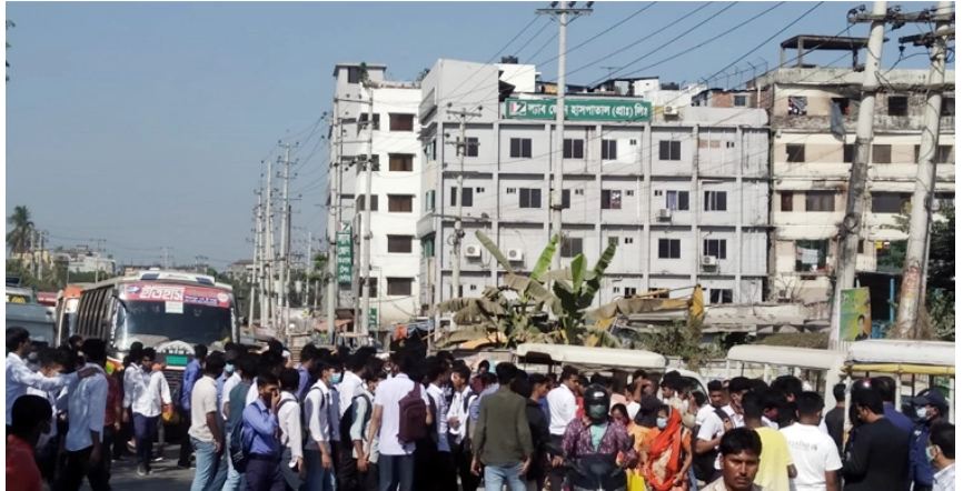 শিক্ষার্থীকে গাড়িচাপা, ঢাকা-আরিচা মহাসড়ক অবরোধ