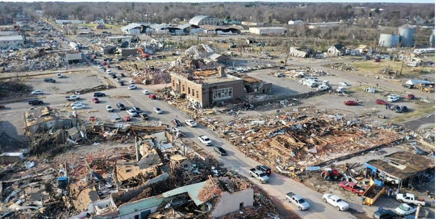 যুক্তরাষ্ট্রে প্রলয়ঙ্করী ঘূর্ণিঝড়ে মৃত্যু প্রায় ১০০