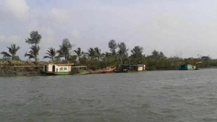 দখল-দূষণে অস্তিত্ব সংকটে কুষ্টিয়ার ৮ নদী