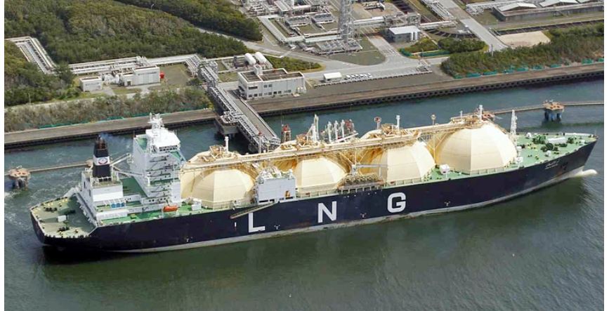 ইউক্রেন সংকট: ইউরোপের ঘাটে এলএনজি জাহাজের ভিড়