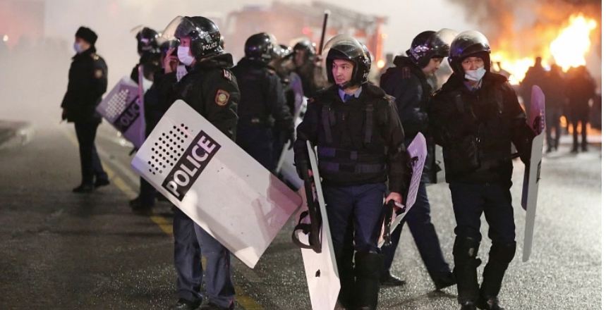 এবার বিক্ষোভের জেরে কাজাখস্তানে সরকারপতন