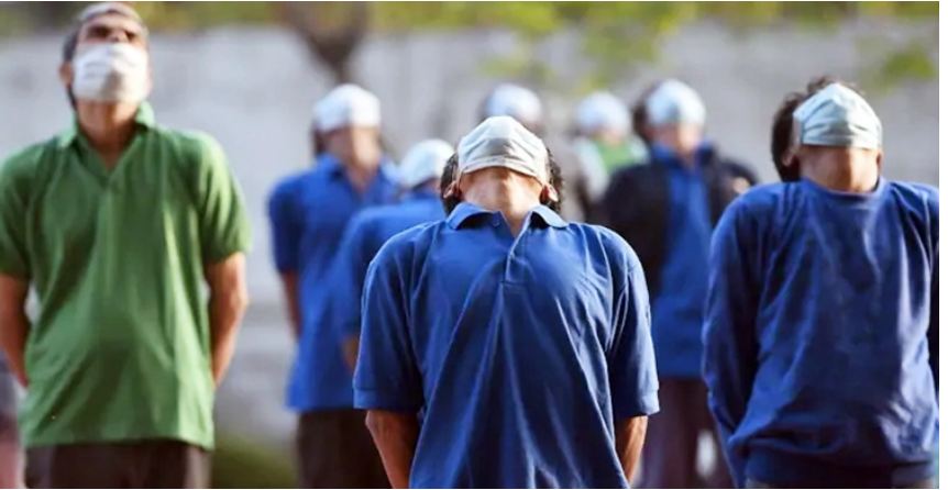 ওমিক্রন আতঙ্ক: থুতু ফেলায় দিতে হলো জরিমানা