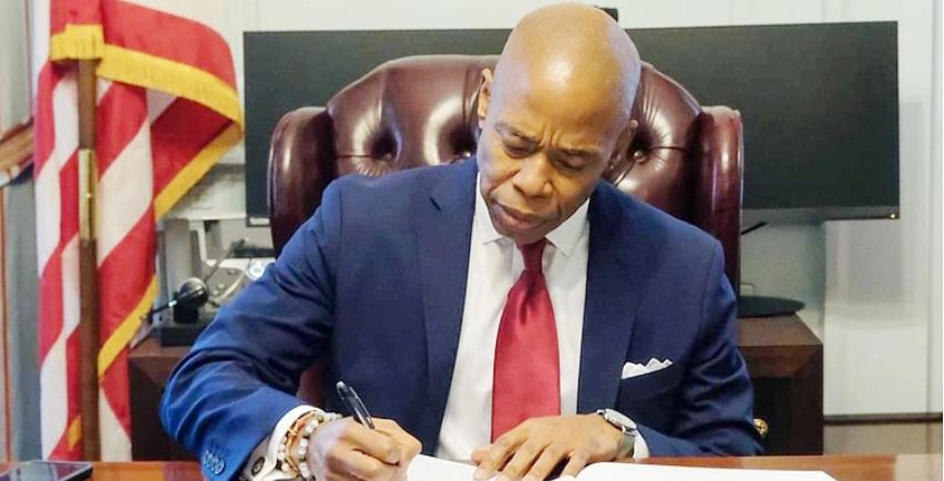 শপথ নিলেন নিউইয়র্কের নতুন মেয়র এরিক অ্যাডামস