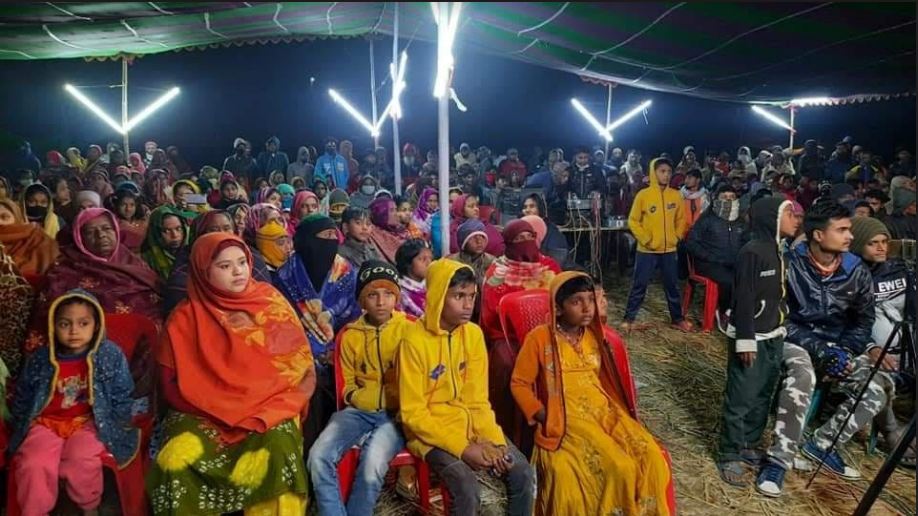 লালনের গানে মুগ্ধ হিলিবাসী