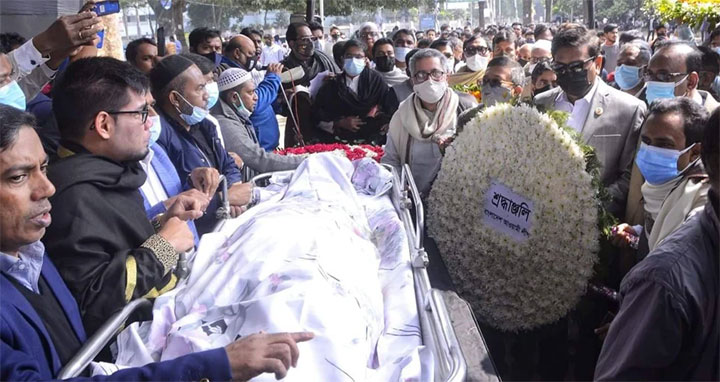 শহীদ মিনারে পীর হাবিবুর রহমানকে সর্বস্তরের মানুষের শ্রদ্ধা