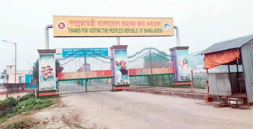 আন্দোলনের চারদিন: দুই বন্দরে আটকা শত শত পণ্যবাহী ট্রাক