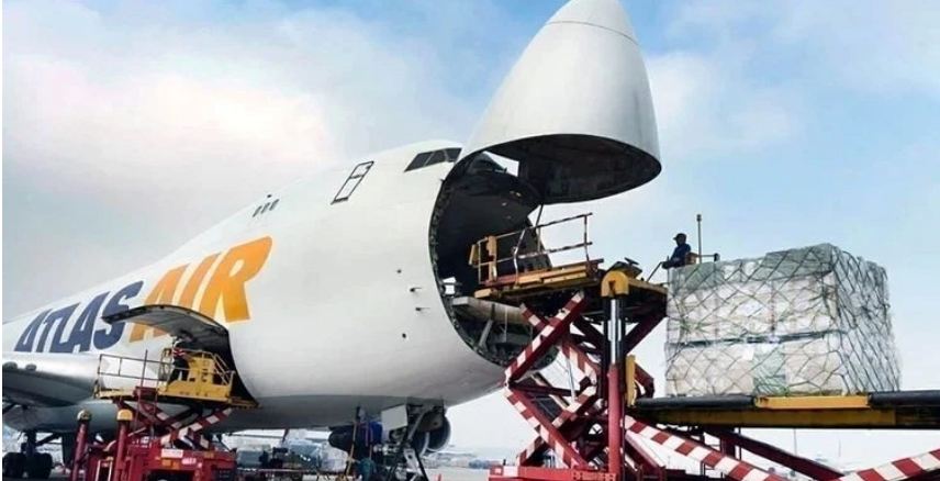 জাহাজ সংকটে মালামাল পরিবহনে কার্গো প্লেনের চাহিদা আকাশে