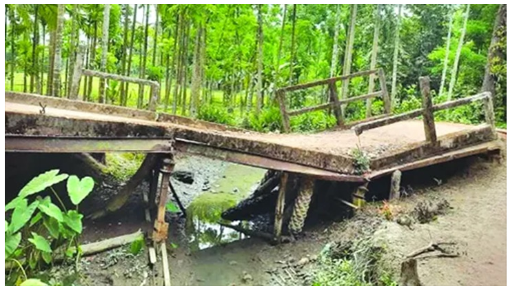 বরগুনার এই কালভার্ট যেন মরণফাঁদ