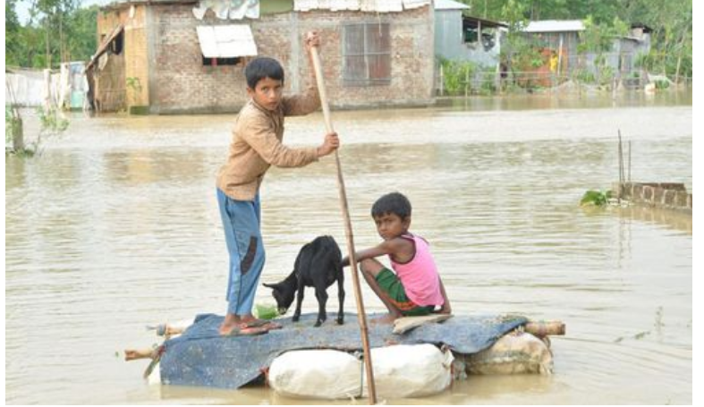 ক্ষত রেখে নামছে বন্যার পানি, দুর্ভোগমুক্তির অপেক্ষা