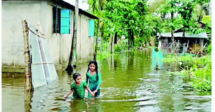 সিলেটে বন্যা: খাবার ও বিশুদ্ধ পানির তীব্র সংকট