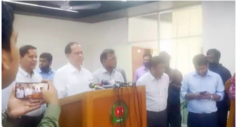 ইভিএমে আস্থা আসেনি, দিনের ভোট দিনেই হবে