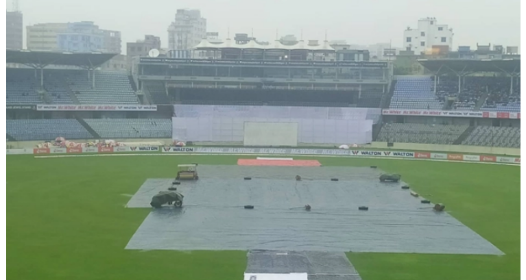 বেড়েছে বৃষ্টি, পিছিয়ে গেলো দ্বিতীয় সেশনের খেলা