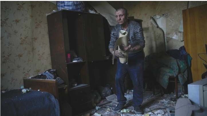 দোনবাসে ৪০ শহরে গোলাবর্ষণ করেছে রাশিয়া