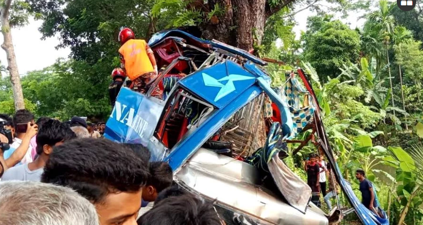 বরিশালে গাছের সঙ্গে বাসের ধাক্কা, শিশুসহ নিহত ১০