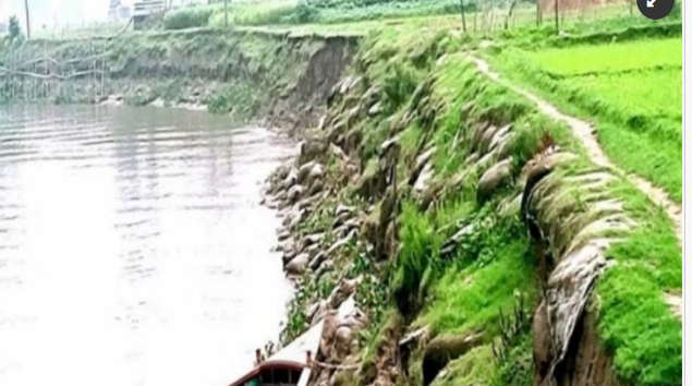 বর্ষার আগেই করতোয়ায় ভাঙন, ২০ পরিবারে অতঙ্ক