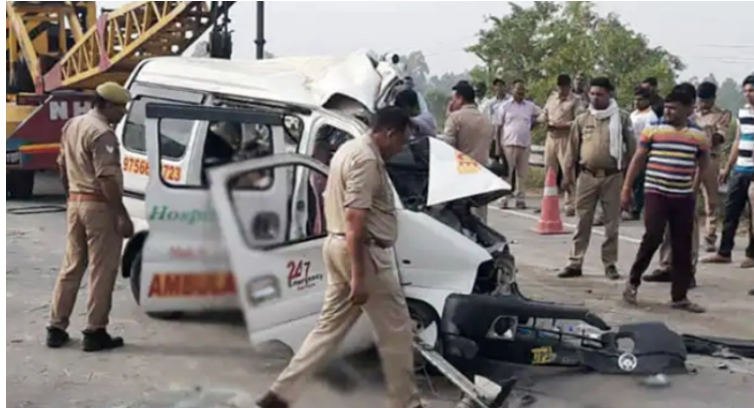 উত্তর প্রদেশে অ্যাম্বুলেন্স-ট্রাক সংঘর্ষে নিহত ৭