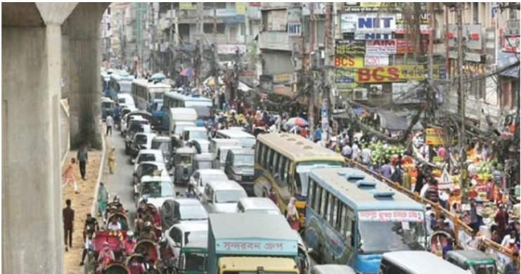 রাজধানীতে যানজট চরমে, দুর্ভোগ বাড়িয়েছে বৃষ্টি
