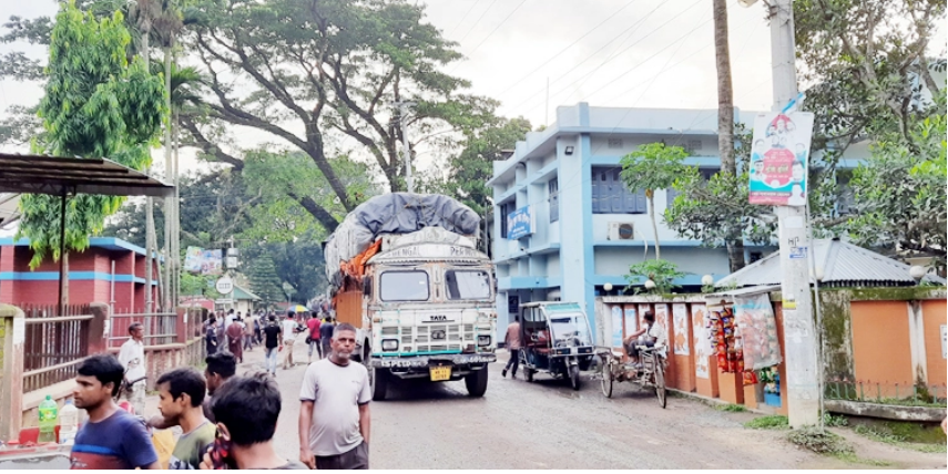 হিলি দিয়েও আমদানি হচ্ছে ভারতীয় পেঁয়াজ