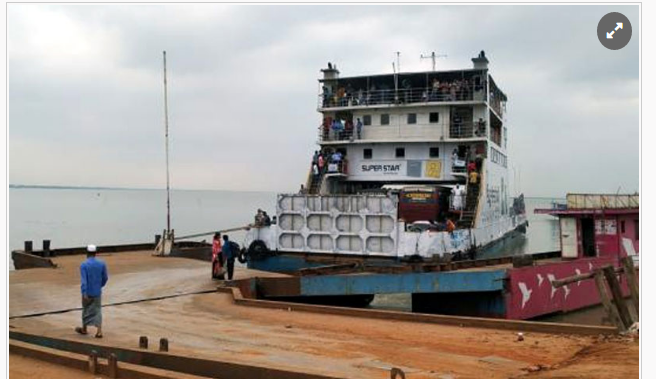 আসামাত্রই ফেরি মিলছে পাটুরিয়া ঘাটে