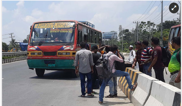 ডাবলেরও বেশি ভাড়া গুনতে হচ্ছে দূরপাল্লার যাত্রীদের