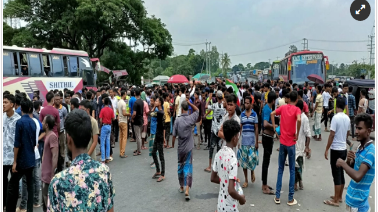মির্জাপুরে রাস্তা পার হতে গিয়ে মা-ছেলে-মেয়ে নিহত, সড়ক অবরোধ