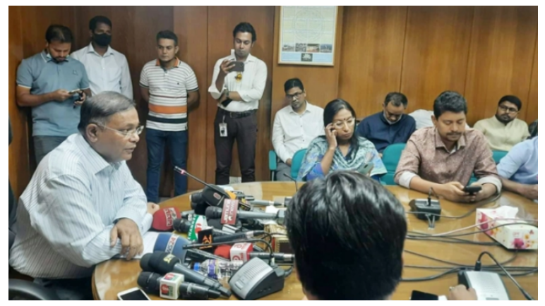 সিইসির বক্তব্য সকালে এক বিকেলে আরেক: তথ্যমন্ত্রী