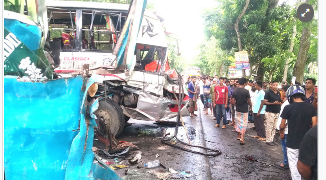 ফকিরহাটে ২ যাত্রীবাহী বাসের সংঘর্ষ, নারী-শিশুসহ আহত ৩০