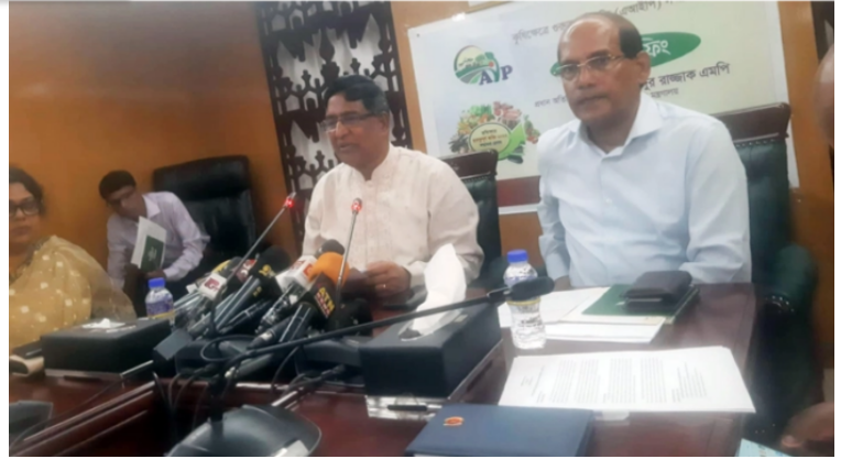 ফসলে ইউরিয়া সারের ব্যবহার কমানোর চিন্তা হচ্ছে