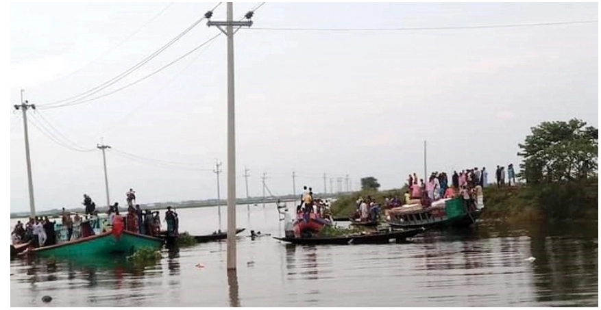 হাতিয়ায় ট্রলারডুবি, ১৮ জনকে জীবিত উদ্ধার