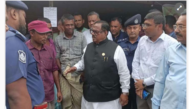 চালের দাম কেজিতে ৫-৬ টাকা কমেছে, আরো কমবে : খাদ্যমন্ত্রী