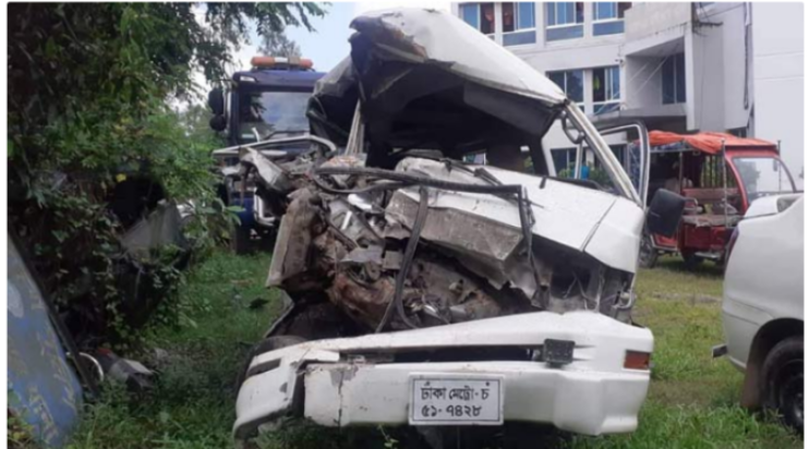 রংপুরে বাস-অ্যাম্বুলেন্স সংঘর্ষ, নবজাতকসহ ৩ জনের মৃত্যু