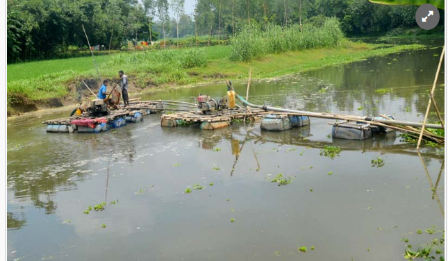 পুকুর ভরাটে অবৈধ বালু উত্তোলন