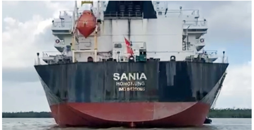 মোংলা বন্দরে এলো রামপাল বিদ্যুৎকেন্দ্রের কয়লার তৃতীয় চালান