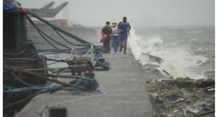ফিলিপিন্স উপকূলে ধেয়ে আসছে সুপার টাইফুন নোরু