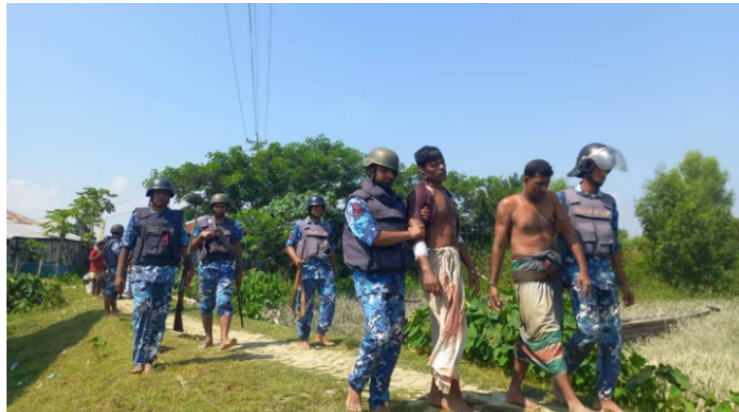 দুই জলদস্যু গ্রুপের মধ্যে সংঘর্ষ, নিহত ২