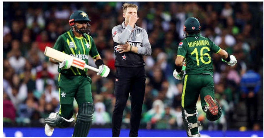 নিউজিল্যান্ডকে উড়িয়ে ফাইনালে পাকিস্তান