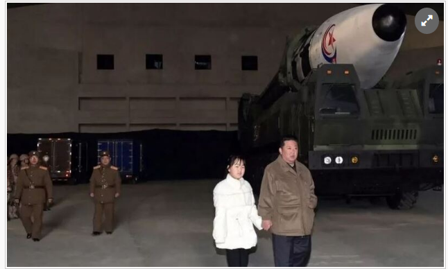 মেয়েকে প্রথমবার প্রকাশ্যে আনলেন কিম জং উন