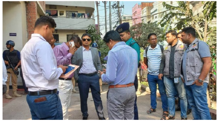 আদালত চত্বর থেকে ছিনিয়ে নেওয়া হয়েছে মৃত্যুদণ্ডপ্রাপ্ত ২ জেএমবি সদস্যকে