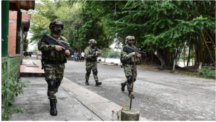 কলম্বিয়ায় দুই বিদ্রোহী গ্রুপের সংঘর্ষে নিহত ১০