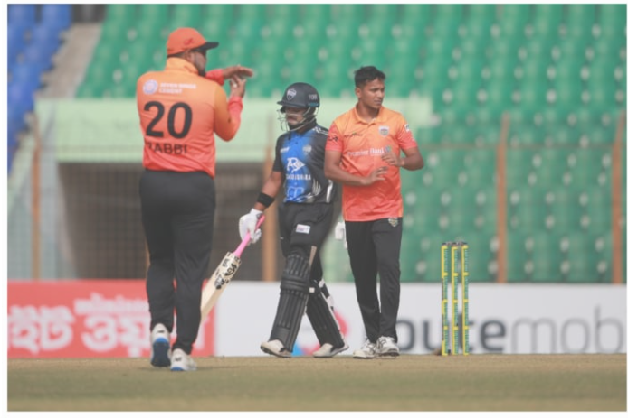 খুলনার সামনে মাত্র ১৩০ রানের লক্ষ্য দিলো রংপুর