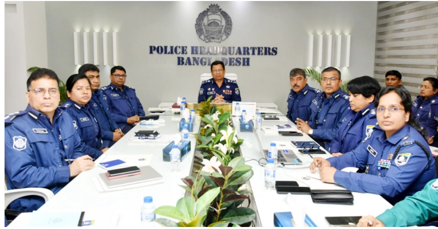 থানায় আগতদের সমস্যা সহানুভূতির সঙ্গে বিবেচনা করুন: আইজিপি