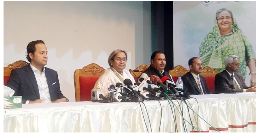 ‘নতুন পাঠ্যবইয়ে মন্ত্রণালয়ের সিদ্ধান্ত উপেক্ষা করা হয়েছে’