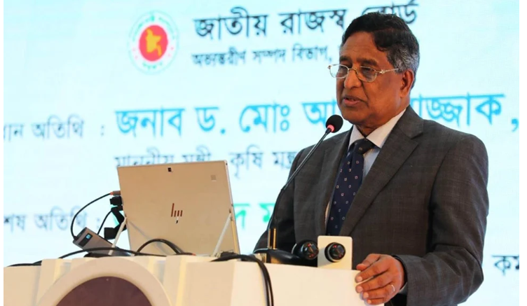 বিদেশে টাকা পাচার বন্ধ করতে হবে : কৃষিমন্ত্রী